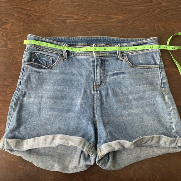 For the Republic | Cuffed Jean Shorts 🏷 12/30 - Picture 3 of 8